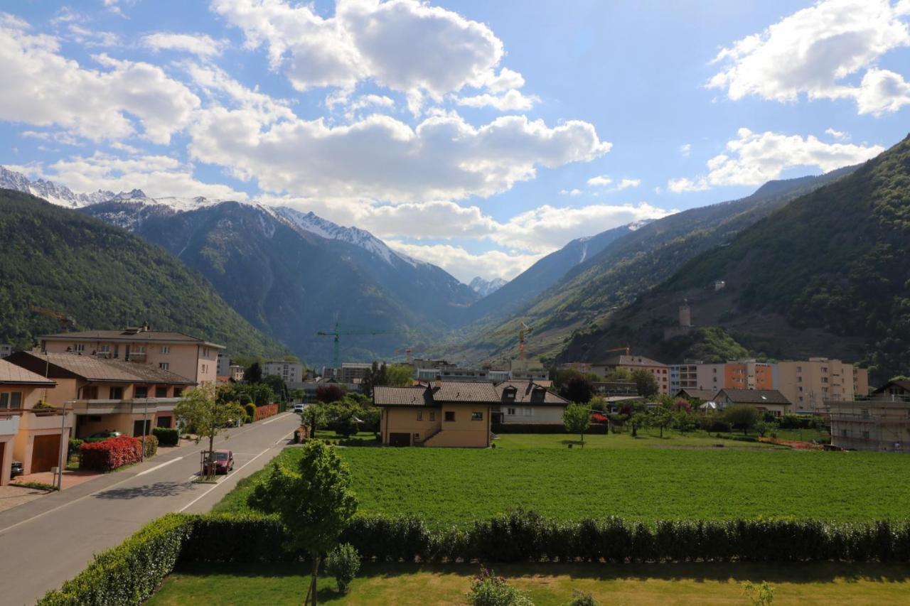 Nice Apartment Ideally Located In Martigny Eksteriør billede