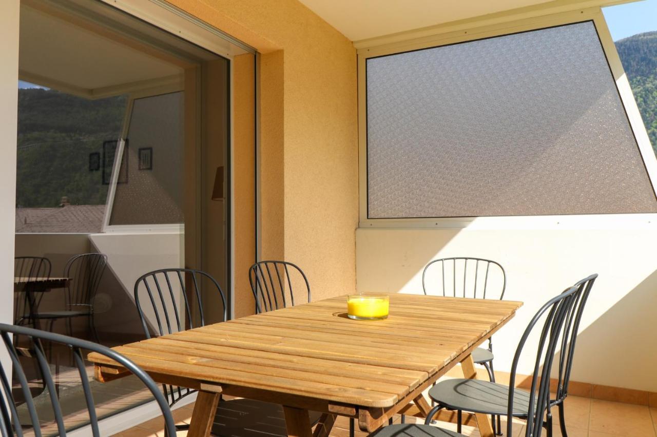 Nice Apartment Ideally Located In Martigny Eksteriør billede