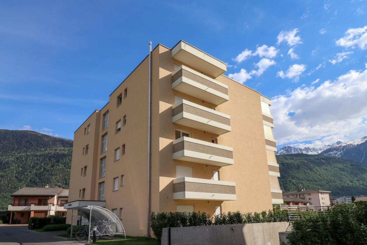 Nice Apartment Ideally Located In Martigny Eksteriør billede