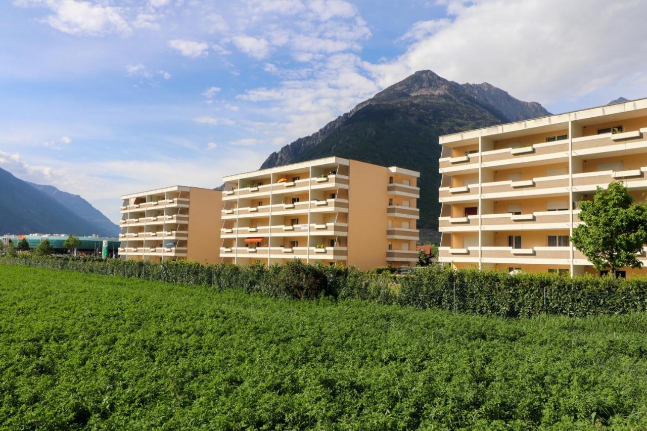 Nice Apartment Ideally Located In Martigny Eksteriør billede